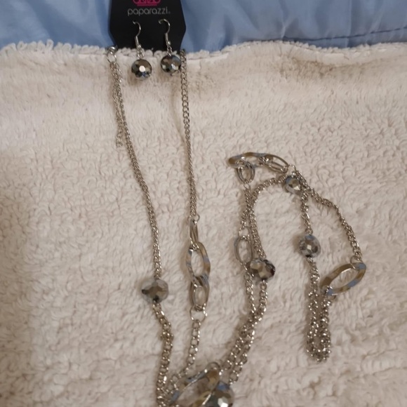 Duchess Dazzle - Necklace/Earrings Silver. NWT - Picture 1 of 4